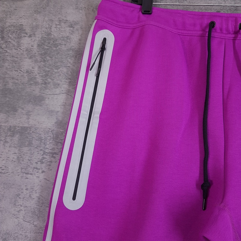 NIKE Tech Fleece Reflective Joggers Mens Size XL Purple Berry Black FZ0762-505 - Picture 3 of 7